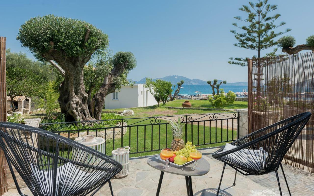 Eptanisos Beachfront Suites Zante Kerí Szoba fotó